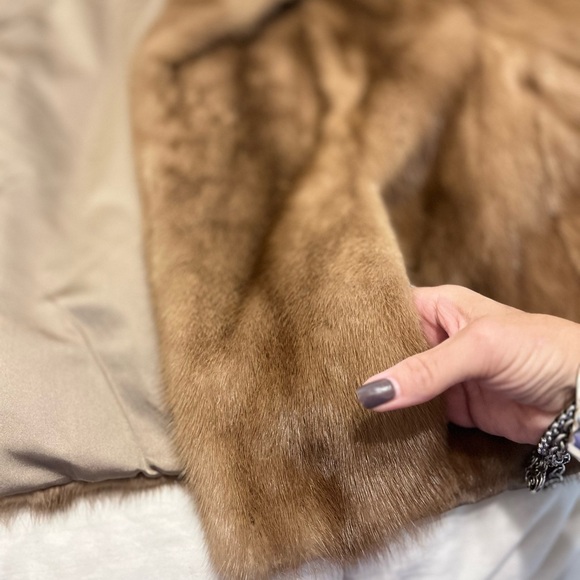 Brodys Vintage Honey Mink Bolero Jacket with Hat Pockets Winged Collar - Picture 14 of 16